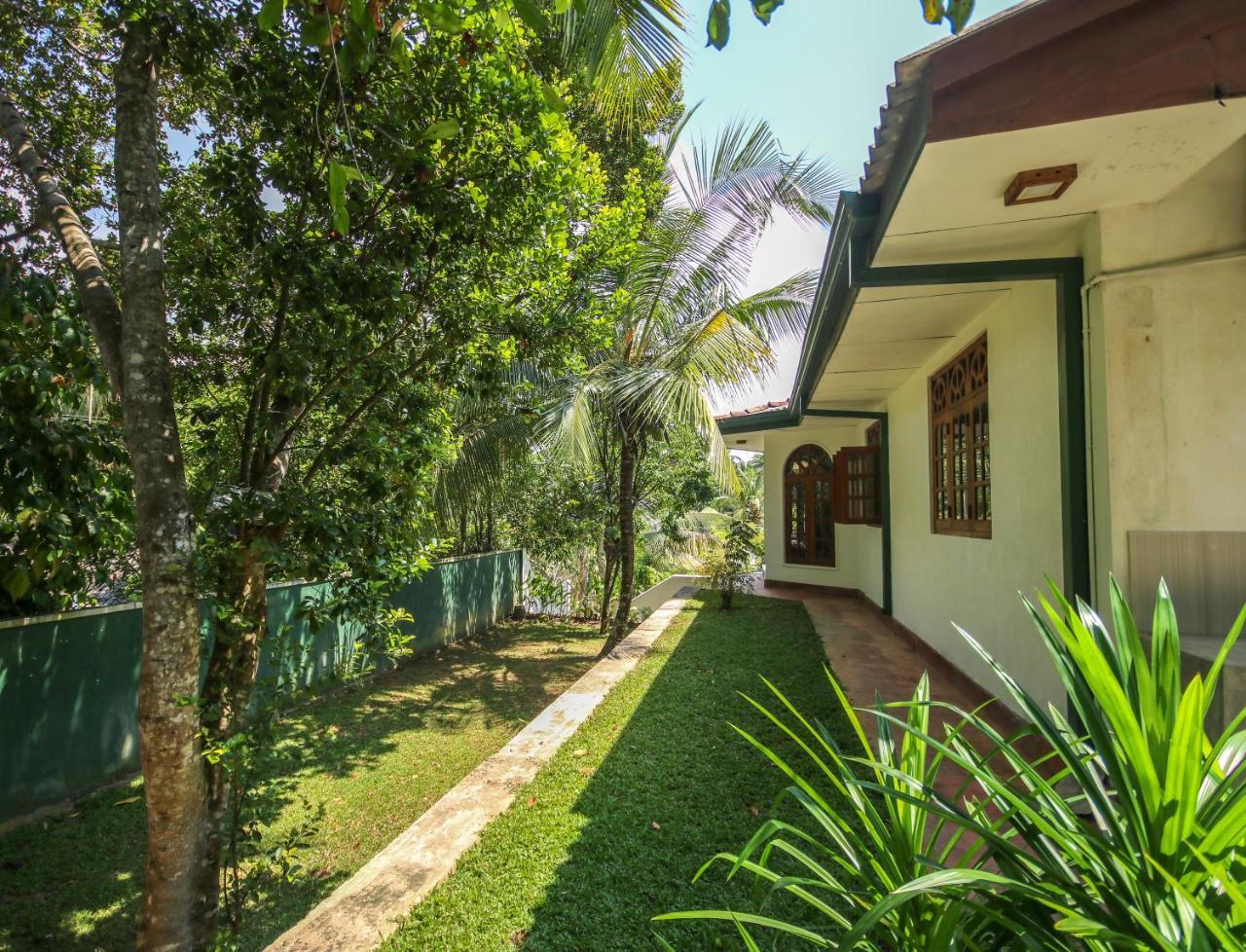 Villa Green White Unawatuna Exteriör bild